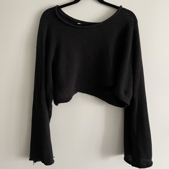 Silence + Noise crop off the shoulder shirt - Picture 2 of 3